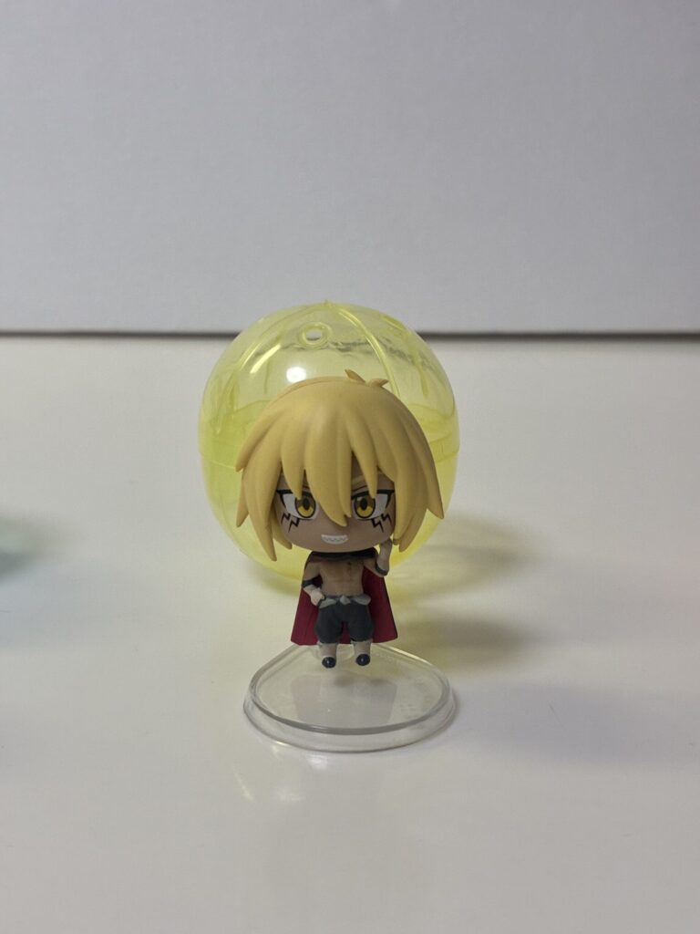 『転生したらスライムだった件カプセルフィギュアコレクション』　黄色カプセルがヴェルドラ