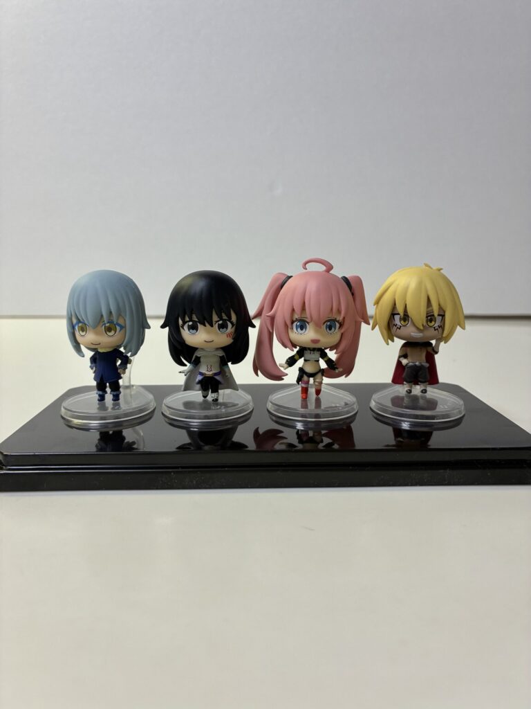 『転生したらスライムだった件カプセルフィギュアコレクション』　4人並べると可愛い